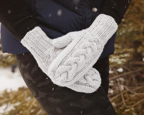 Cozy Cable Knit Mittens