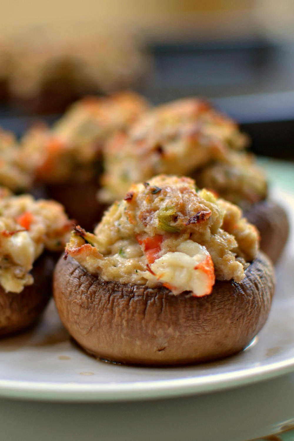 Creamy Crab Stuffed Mushrooms | RecipeLion.com