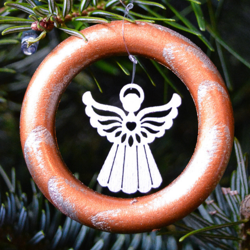Recycle Curtain Rings 5 Great Upcycled Curtain Ring Christmas Decorations | FaveCrafts.com