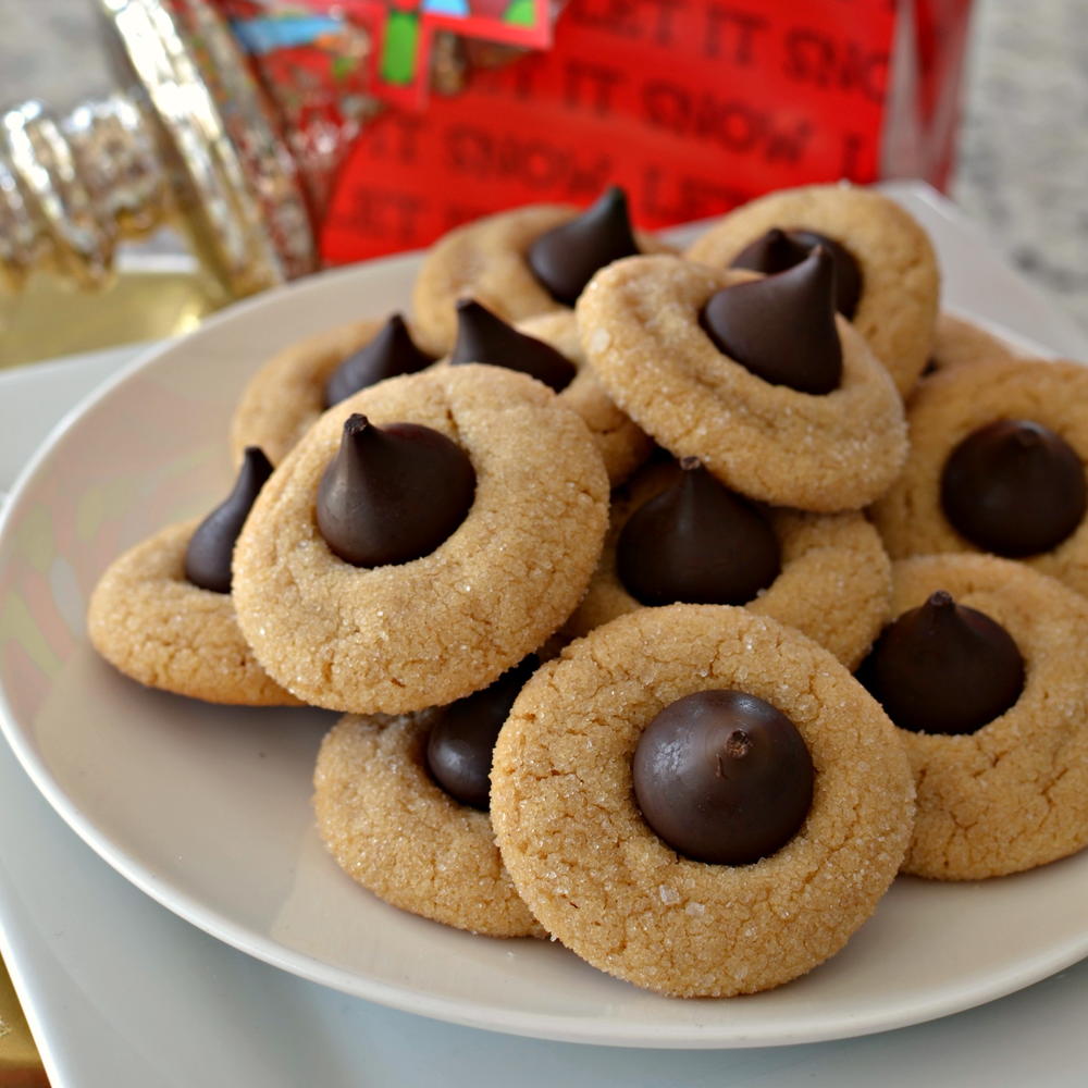 Peanut Butter Blossom Cookies | FaveSouthernRecipes.com