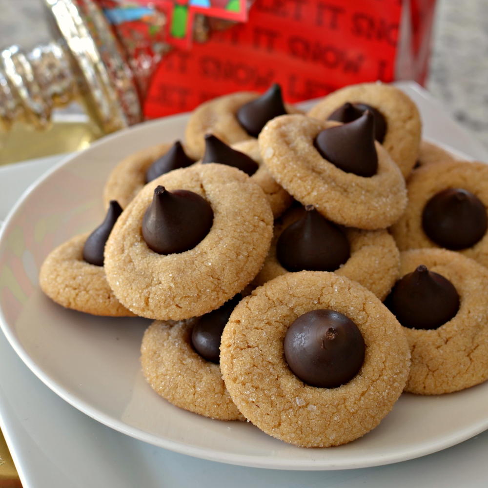 Hershey blossoms Peanut Butter Blossom Cookies | FaveSouthernRecipes.com