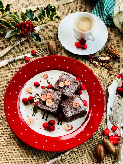 Quick Delicious Nuts and Dark Cacao Brownies