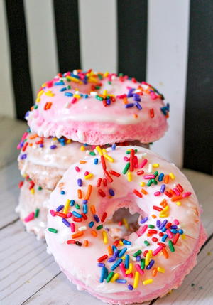 Doughnut Bath Bombs | FaveCrafts.com