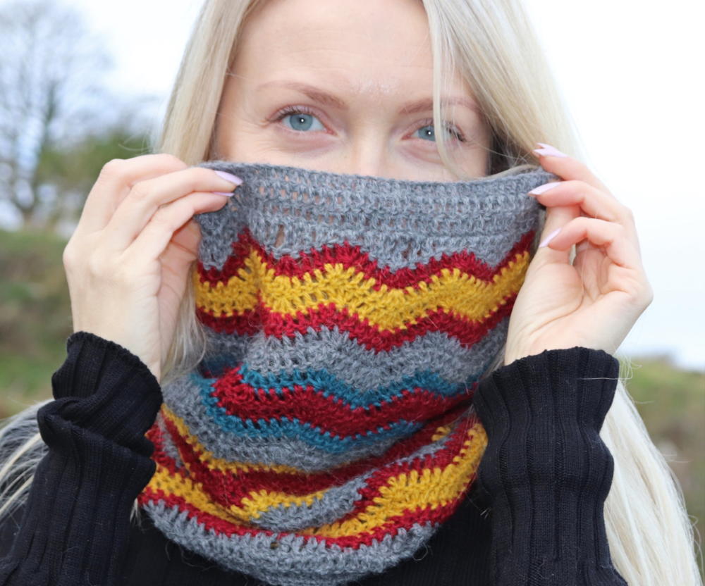 Thunder Bolt Crochet Cowl | AllFreeCrochet.com