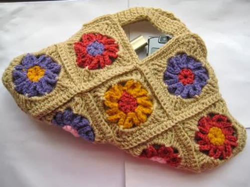 Floral Granny Square Crochet Purse | AllFreeCrochet.com