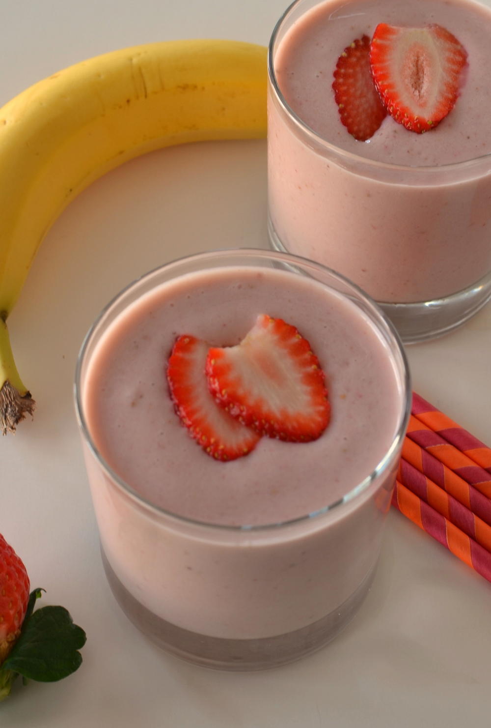 Strawberry Banana Smoothie | FaveHealthyRecipes.com