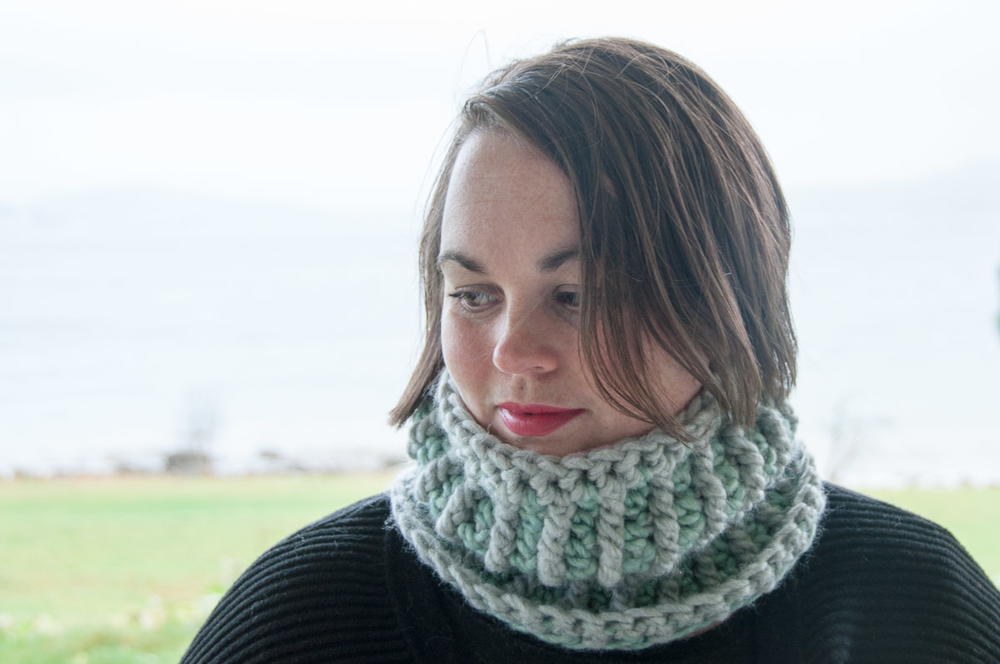 Crochet Stella Mini Cowl | FaveCrafts.com