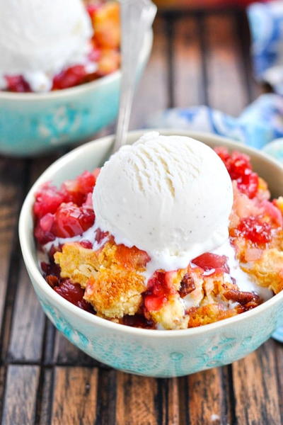 Aunt Bee's 5-Minute Cherry Crunch Dump Cake