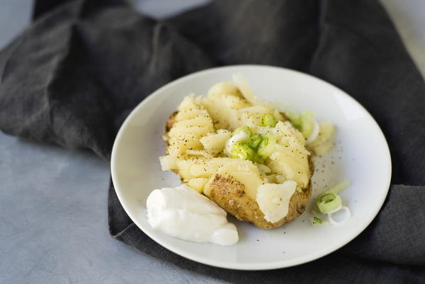 Easy Loaded Slow Cooker Baked Potatoes