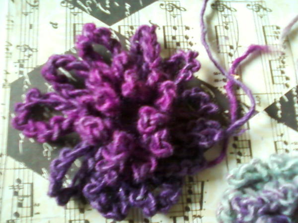 Loopy Flower Brooch