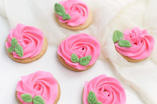 Decorated Rose Cookies with Buttercream Frosting