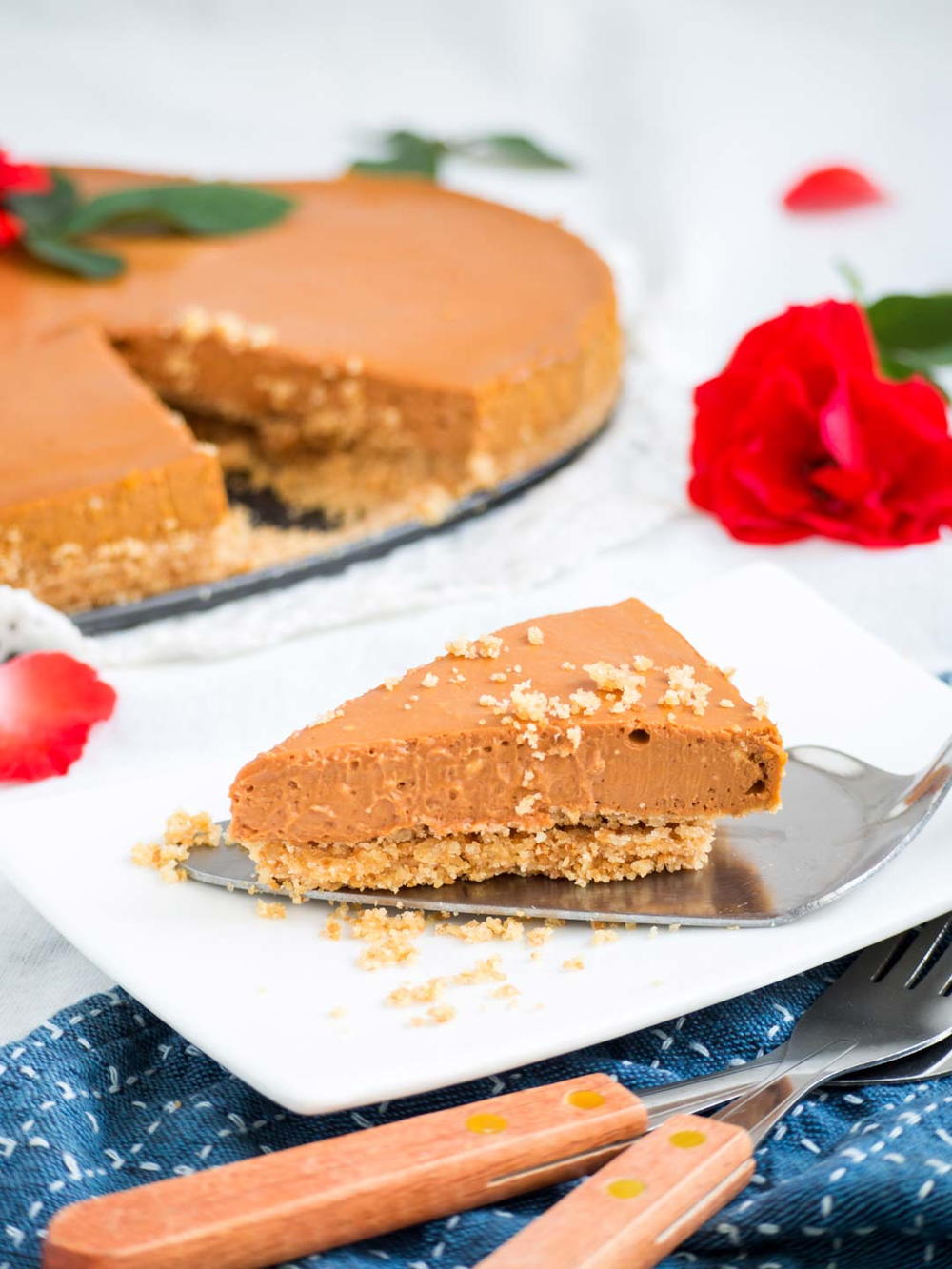 Easy Thai Tea Cheesecake | RecipeLion.com