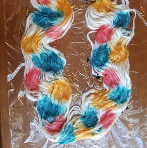 How To Dye Yarn With Icing Colors Favecrafts Com How To Dye Yarn With Icing Colors Favecrafts Com