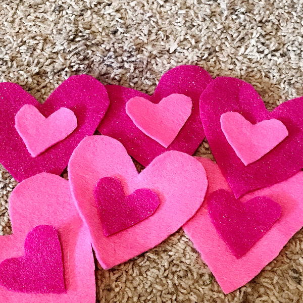 Make the Easiest Valentines Day Banner for less than 5