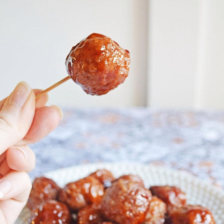 4Ingredient Grape Jelly Slow Cooker Meatballs