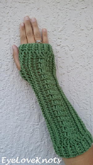 Cabled Fingerless Gloves