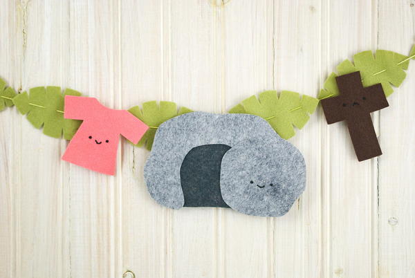 Adorable Felt Banner Holy Week Craft