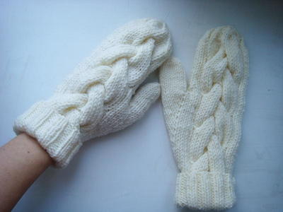 Snow Queen Cable Mittens