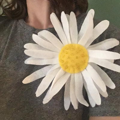 Big Daisy Fabric Flower Pin Tutorial