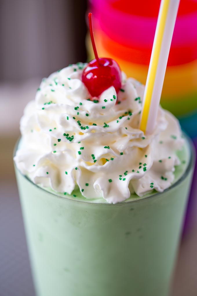 McDonald's Shamrock Shake (Copycat) | RecipeLion.com
