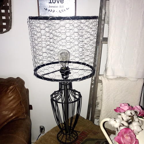 Rustic Chicken Wire Lampshade Makeover_1