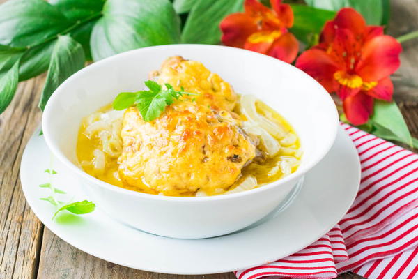 Chicken in Onion Cheese Sauce