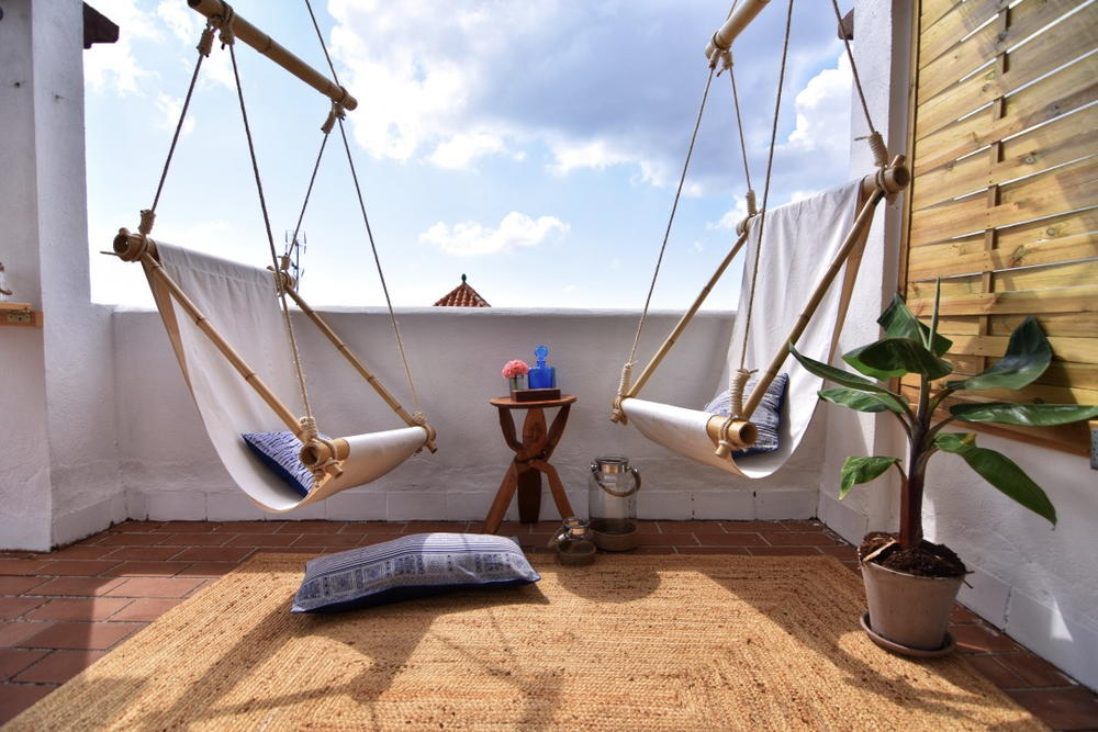 Maldivian Style Bamboo Swing Chairs | DIYIdeaCenter.com