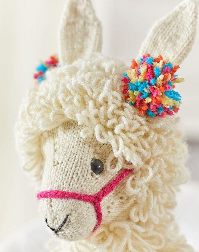 Cute Knit Llama Pattern