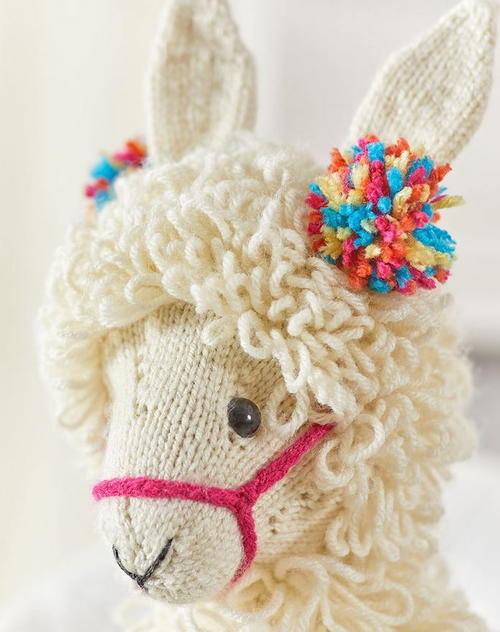 Cute Knit Llama Pattern