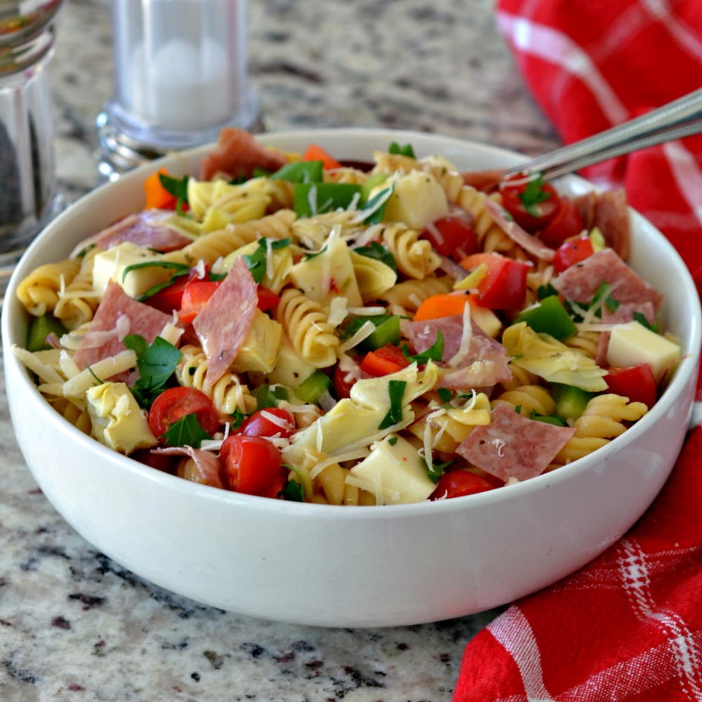 Easy Italian Pasta Salad | RecipeLion.com