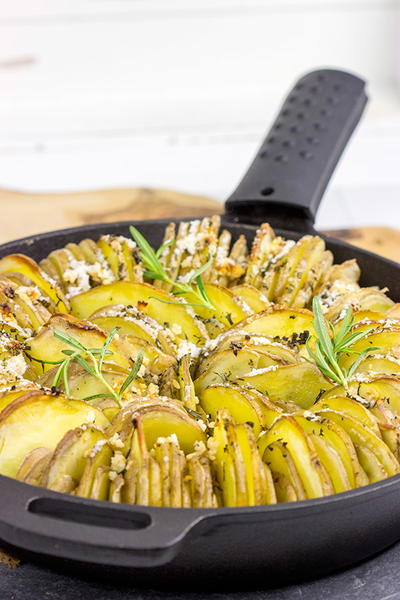 Garlic and Rosemary Roasted Potatoes