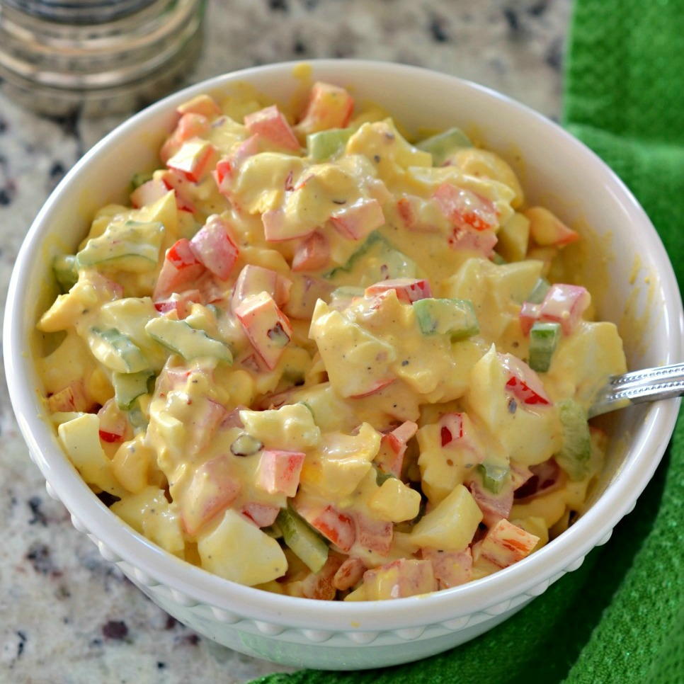 Creamy Mayonnaise Egg Salad | FaveSouthernRecipes.com