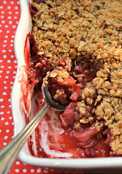 Strawberry Rhubarb Crumble