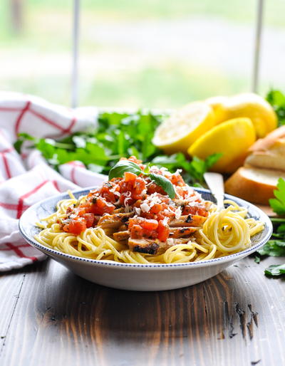 Tomato Pesto Pasta with Grilled Chicken