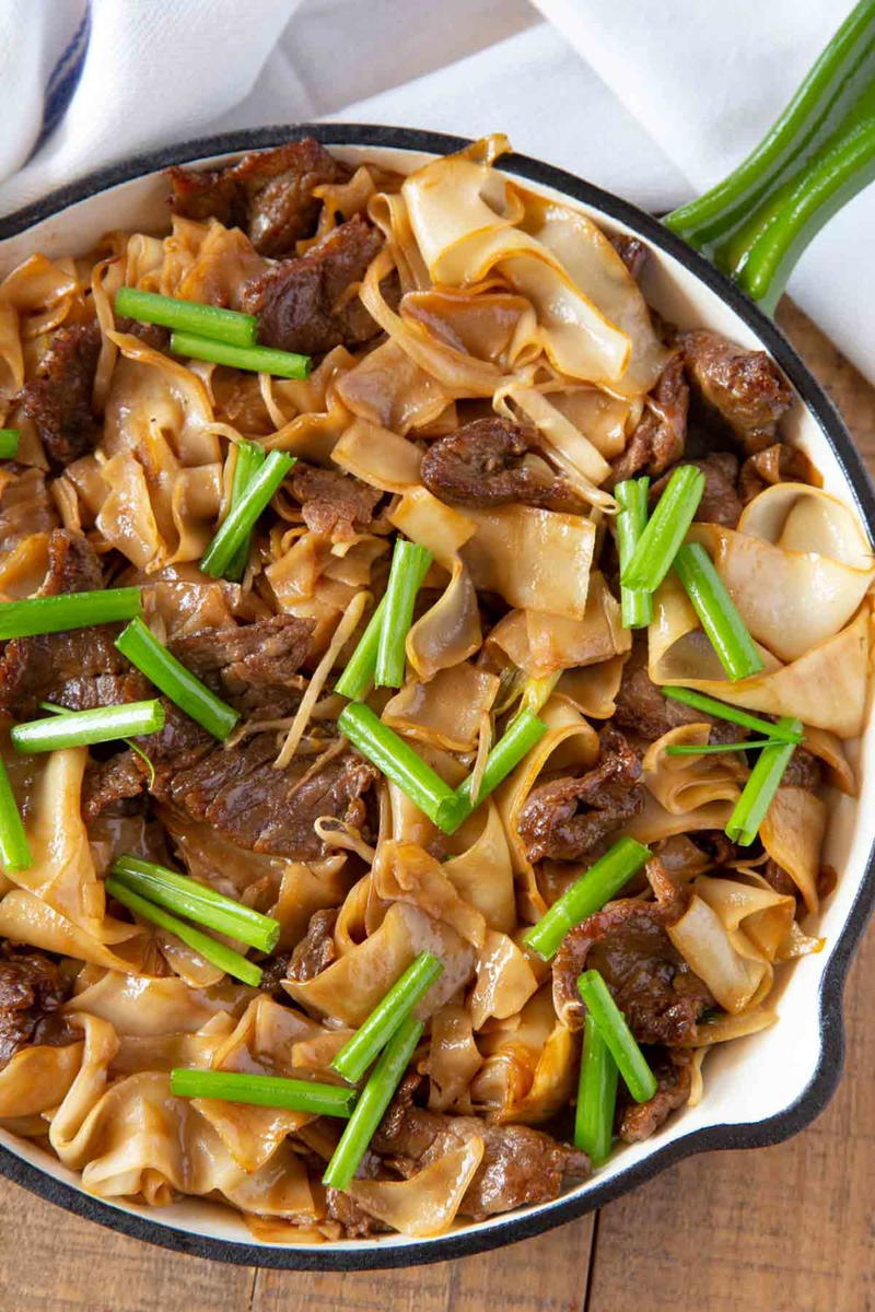 Beef Chow Fun | RecipeLion.com