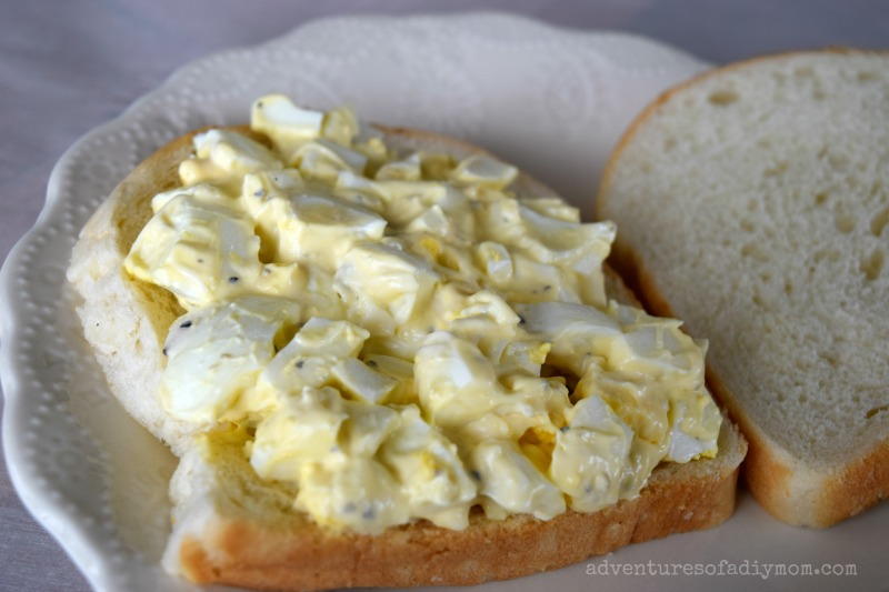 Classic Egg Salad Sandwich | RecipeLion.com