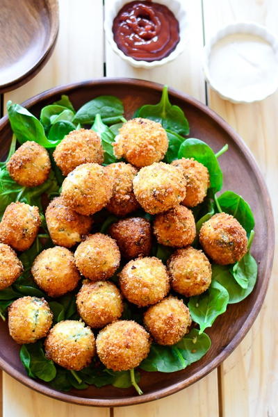 Restaurant-Style Spinach and Artichoke Balls