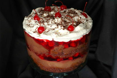 NO BAKE Black Forest Trifle