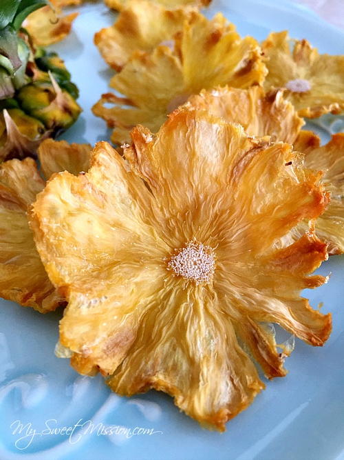 How to Make Dried Pineapple Flowers