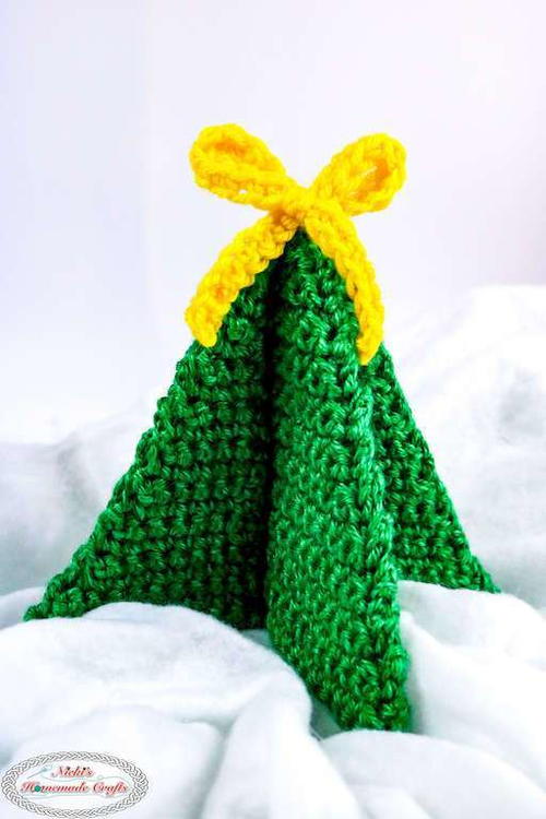 Easy Crochet Mini Christmas Tree Decoration