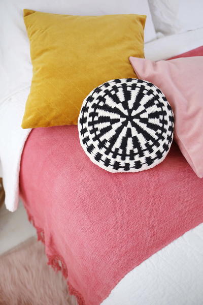 DIY Textured Woven Throw Pillow | DIYIdeaCenter.com - Diy Textured Throw Pillows For Apartments