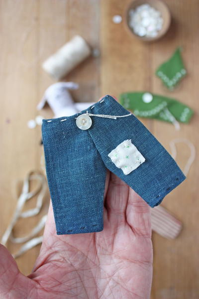 Little Doll Pants : A Free Sewing Pattern
