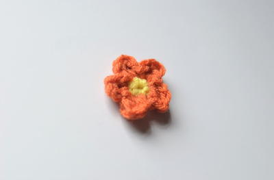 Small Crochet Flower Pattern for Beginners