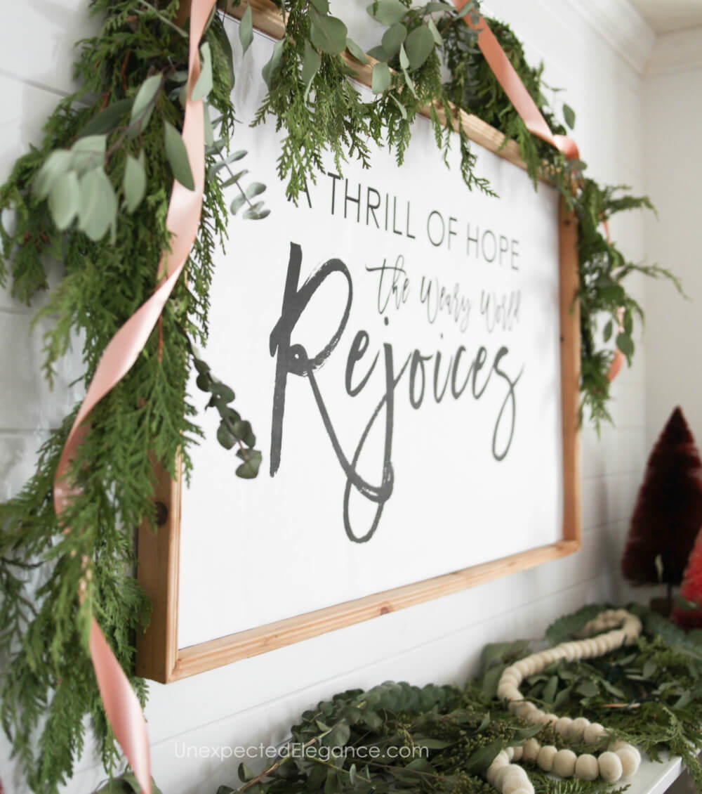 Easy DIY Holiday Sign | DIYIdeaCenter.com