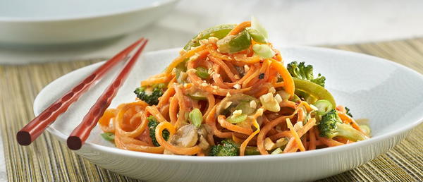 Carrot Noodles with Thai Peanut Sauce