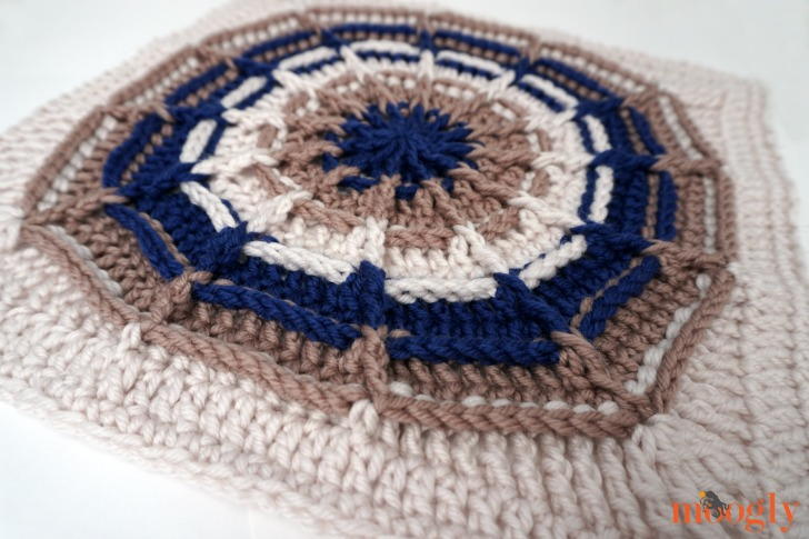 Right Round Square | FaveCrafts.com