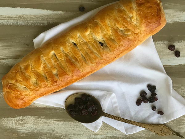 How to Make a Delicious Cranberry Brie Braid