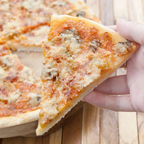 Spicy Mushroom Pizza | FaveHealthyRecipes.com
