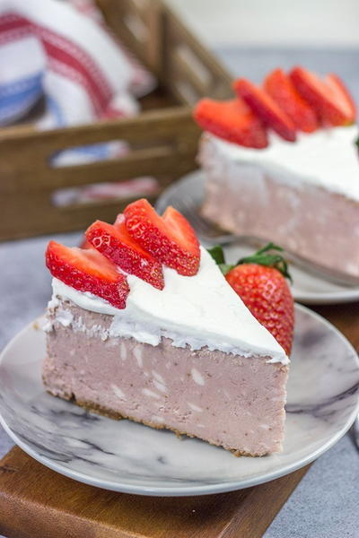 Fresh Strawberry Cheesecake