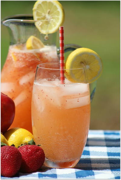 Strawberry Nectarine Lemonade